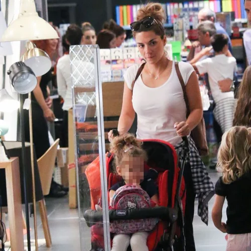 Βάσω Λασκαράκη: Βόλτες με την κόρη της Εύα