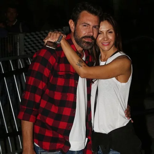 Ιωσήφ Μαρινάκης- Χρύσα Καλπάκη: Η βραδινή έξοδος του ερωτευμένου ζευγαριού