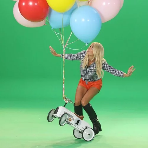 Το Πρω1νό: Φωτογραφίες από τα γυρίσματα του trailer με τη Φαίη Σκορδά