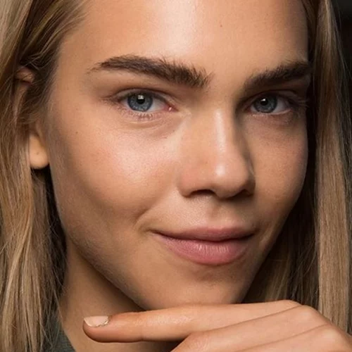 Ο οίκος Rodarte επαναπροσδιορίζει τα άβαφα νύχια με τρόπο που δε θα πιστεύεις