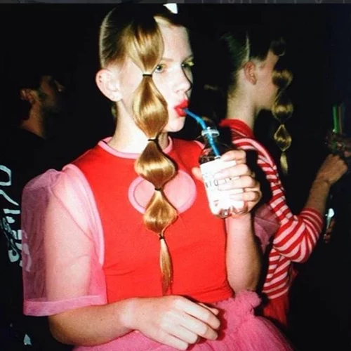 Αυτό είναι το πιο πρωτότυπο hair look που είδαμε σε Εβδομάδα Μόδας και θέλουμε να υιοθετήσουμε!