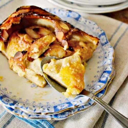 Clafoutis Ροδάκινο: Το καλοκαιρινό γλυκό που λατρεύουν οι Γαλλίδες!