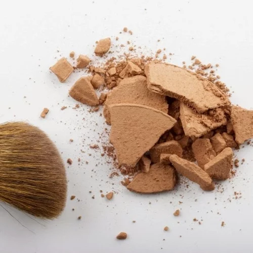 Σου έπεσε κάτω η πούδρα; Ορίστε η λύση