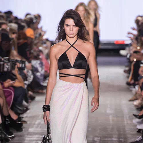 Alexander Wang: 10+1 looks που ξεχωρίσαμε από τη συλλογή Άνοιξη/Καλοκαίρι 2017