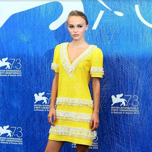 Lily Rose Depp: Η εκθαμβωτική εμφάνισή της στο photocall του "Planetarium" μας εντυπωσίασε