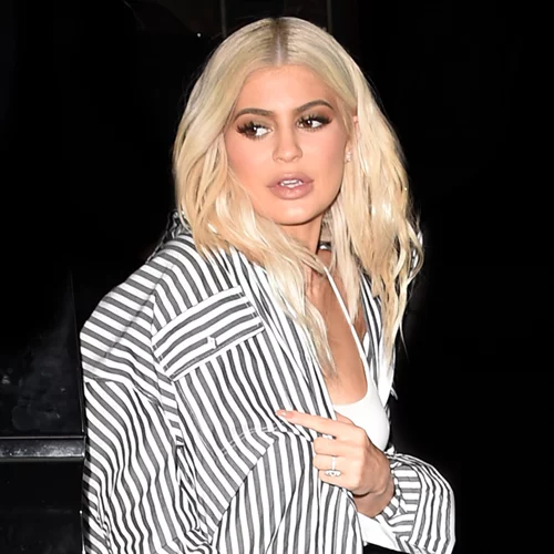 Kendall + Kylie: Οι εμφανίσεις στα εγκαίνια του καταστήματος τους