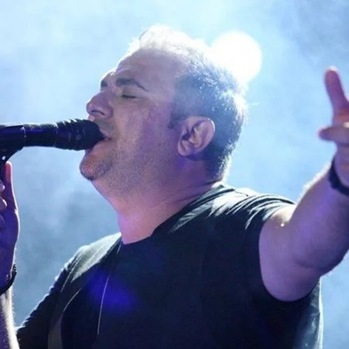 Αντώνης Ρέμος | Αναβλήθηκε η συναυλία του στο Nammos, λόγω εθνικού πένθους