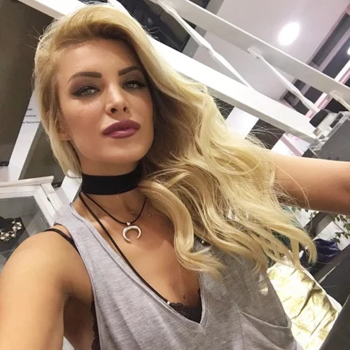 Κατερίνα Καινούργιου: Έγινε… καστανή!