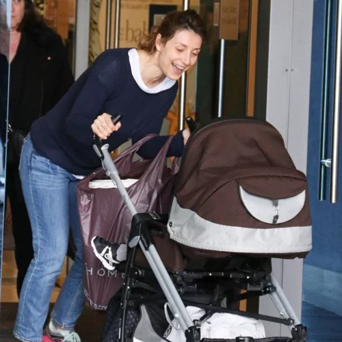 Ευδοκία Ρουμελιώτη: Σπάνια έξοδος με τον γιο της