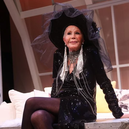 Ζωή Λάσκαρη: Αποκαλύπτει την ηλικία της