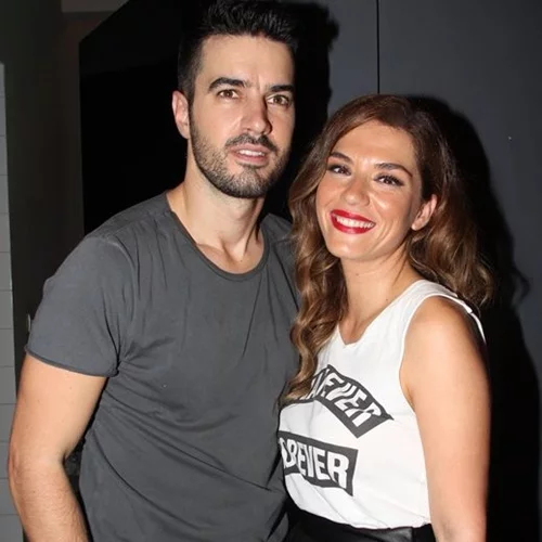 Ποιοι διάσημοι βρέθηκαν στην πρεμιέρα του έργου «Βάφτα Μαύρα»;