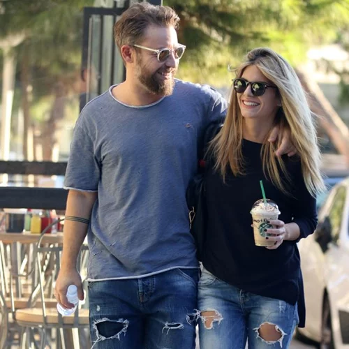 Γιάννης Βαρδής-Νατάσσα Σκαφίδα: Βόλτα στη Γλυφάδα για το ερωτευμένο ζευγάρι