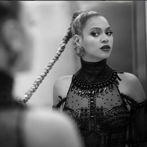 Beyonce: Συνέχισε να τραγουδάει στη σκηνή ενώ αιμορραγούσε (βίντεο)