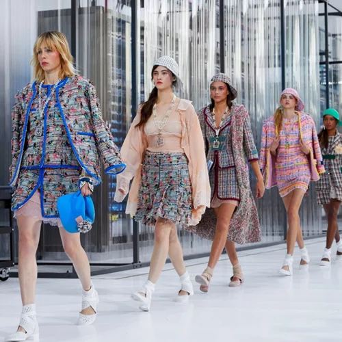 Chanel: 35 φωτογραφίες από το πιο πολυσυζητημένο show του Παρισιού