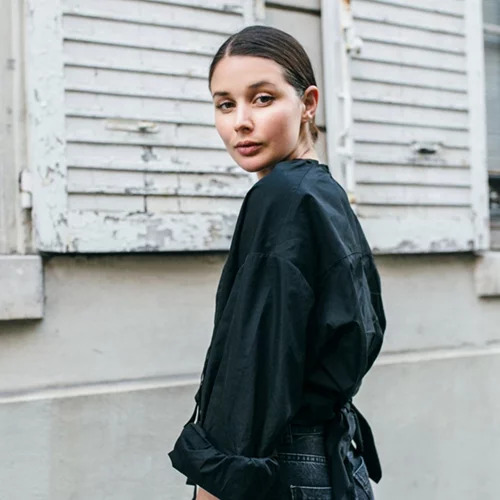 Το πιο εύκολο outfit που φορούν τώρα όλα τα cool κορίτσια