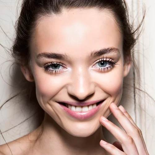 Λαμπερό δέρμα, υγιή μαλλιά και δυνατά νύχια: Κάτι νέο έρχεται!