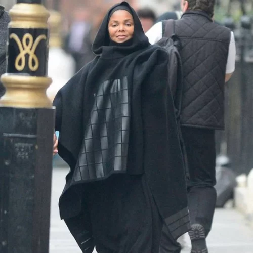 Janet Jackson: Από τα σέξι outfits στο... χιτζάμπ