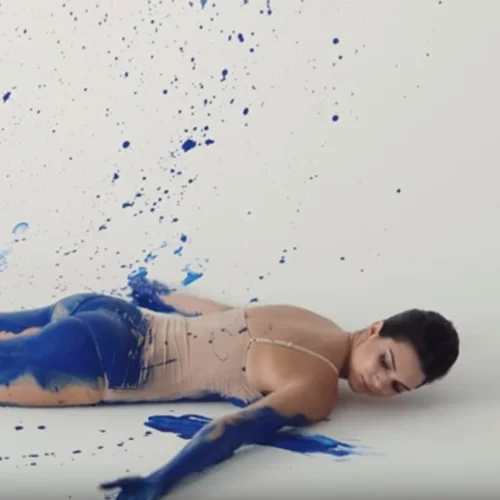 Kendall Jenner - Gigi Hadid: Γίνονται καλλιτέχνες performance στο νέο τους βίντεο