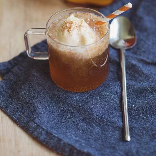 Το πιο δροσιστικό ρόφημα με παγωτό ροδάκινο