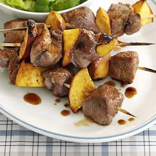 Λαχταριστά σουβλάκια με ροδάκινο