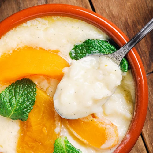 Αρωματικό ρυζόγαλο με ροδάκινο