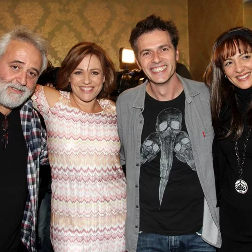 Ποιοι βρέθηκαν στην επίσημη πρεμιέρα της παράστασης «Ένα εξοχικό παρακαλώ»