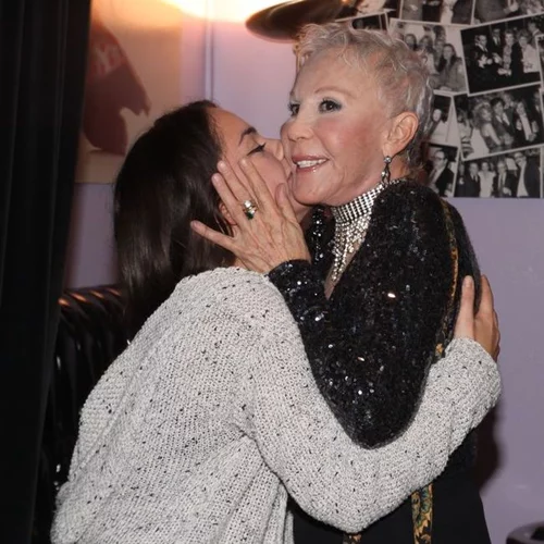 Ζωή Λάσκαρη: Δες πόσο μεγάλωσε η εγγονή της