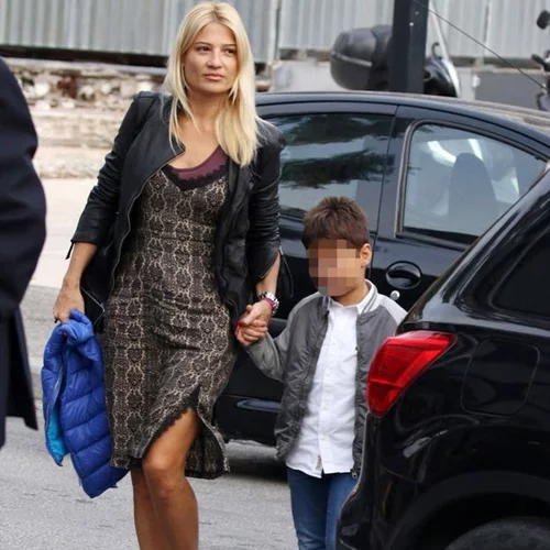 Φαίη Σκορδά: Η βόλτα με τον γιο της Γιάννη