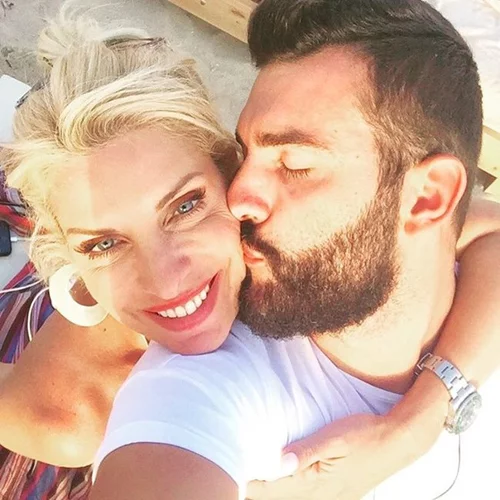 Θοδωρής Μισόκαλος: Το σχόλιό του στην Ελένη Μενεγάκη για τη χριστουγεννιάτικη φωτογραφία με τον Μάκη