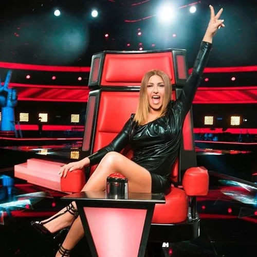 Έλενα Παπαρίζου: «Γιατί απέρριψα το Rising Star και δέχθηκα να είμαι στο Voice»