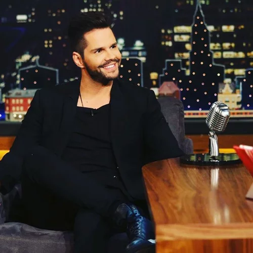 Ο Γιώργος Τσαλίκης θα φωταγωγήσει το χριστουγεννιάτικο δέντρο στο Μαρούσι