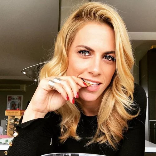 Ντορέττα Παπαδημητρίου: Στόλισε το χριστουγεννιάτικο δέντρο με τους γιους της