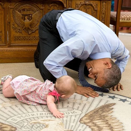 Barack Obama: Ο πρώην πρόεδρος των ΗΠΑ στις πιο τρυφερές στιγμές του