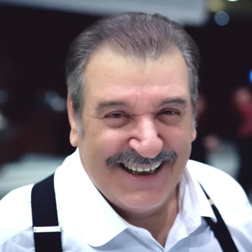 Δες την κούκλα κόρη του Τάσου Χαλκιά