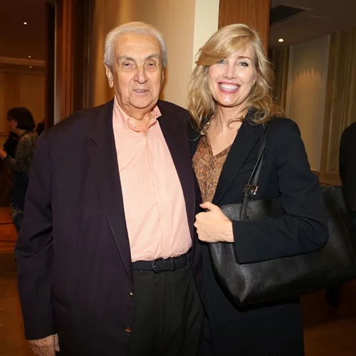 Δημήτρης Κοντομηνάς: Η σπάνια δημόσια εμφάνιση με τη συνοδό του, Λώρη