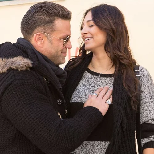 Κώστας Σόμμερ-Ναυσικά Παναγιωτακόπουλου: Καυτά φιλιά στη μέση του δρόμου!