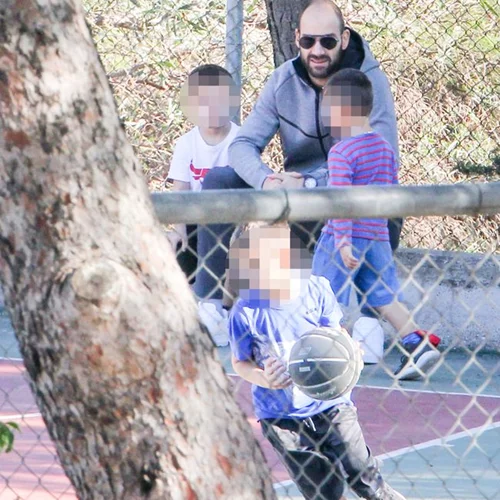 Βασίλης Σπανούλης - Ολυμπία Χοψονίδου: Καθημερινές στιγμές με τα παιδιά τους