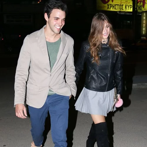 Κλέλια Ανδριολάτου - Ρένος Ρώτας: Βραδινή έξοδος για το ερωτευμένο ζευγάρι