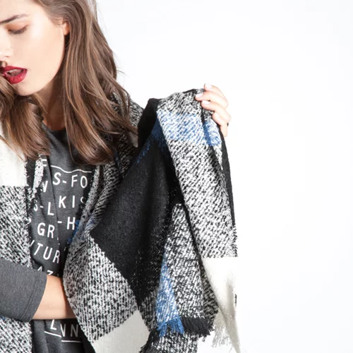 Στυλ στο Κρύο: 5+1 ζεστά φουλάρια και κασκόλ για τις κρύες ημέρες