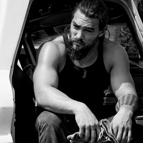 Jason Momoa | Φλερτάρει στη γλώσσα των... Dothraki και μας αναστατώνει!
