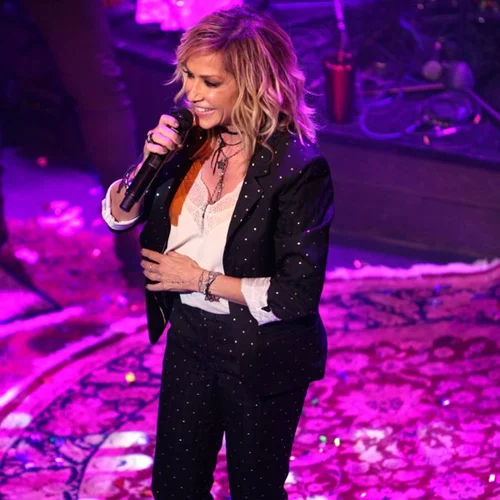 Άννα Βίσση: Πρεμιέρα με το Νίκο Καρβέλα στο πλευρό της