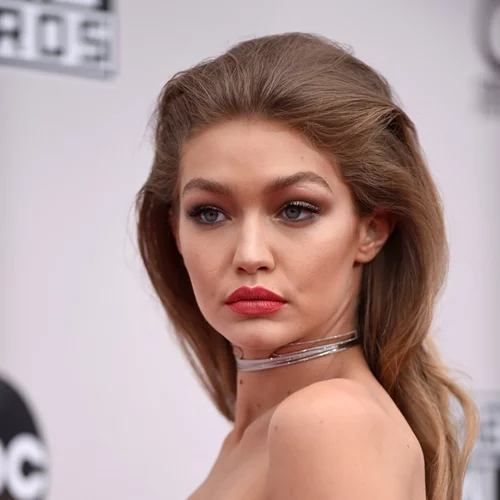 AMAS 2016: Ήταν αυτό το πιο βαρετό beaut-ο red carpet;