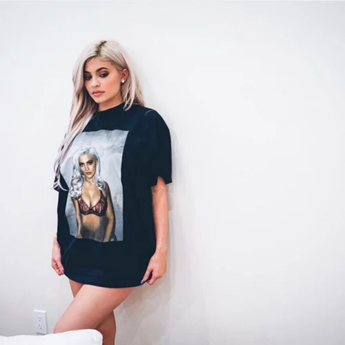 Kylie Jenner: Κατηγορείται για αντιγραφή από γνωστή makeup artist (φωτογραφίες)