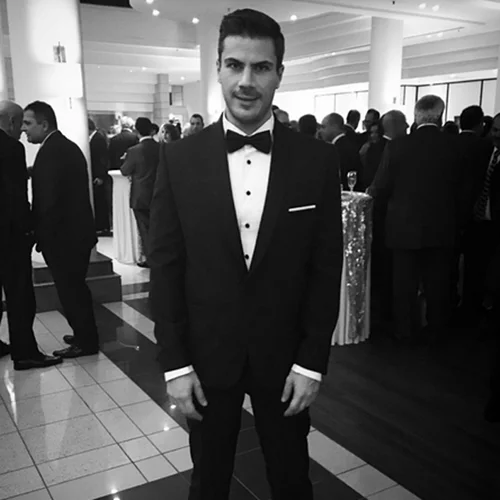 Άκης Πετρετζίκης: Αυτή είναι η νέα του σύντροφος;