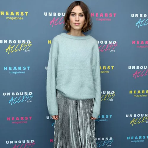 Alexa Chung: Topless στο εξώφυλλο του περιοδικού LOVE