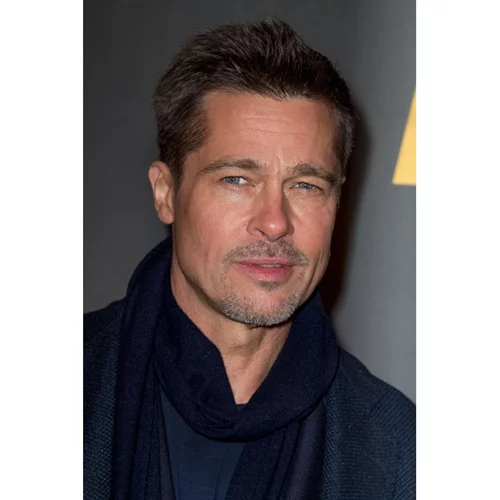 Brad Pitt: Σέξι και γοητευτικός στην πρεμιέρα του Allied στο Παρίσι