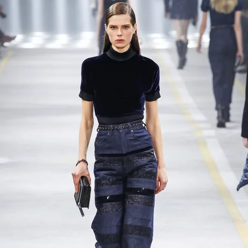 Ιδέες για ντύσιμο με τζιν: Τα 10 μοναδικά looks που πρέπει να δεις