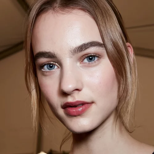 «Τι να κάνω πια με τα φρύδια μου;»: Η απάντηση που αναζητάς και τι πρέπει... όντως να κάνεις!