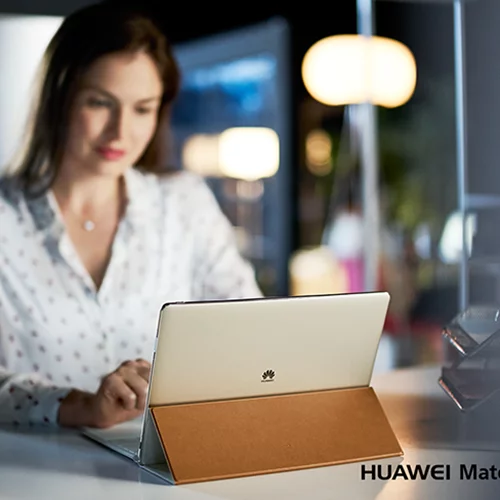 Miss Chic: Το Huawei MateBook είναι το πιο κομψό gadget της χρονιάς!