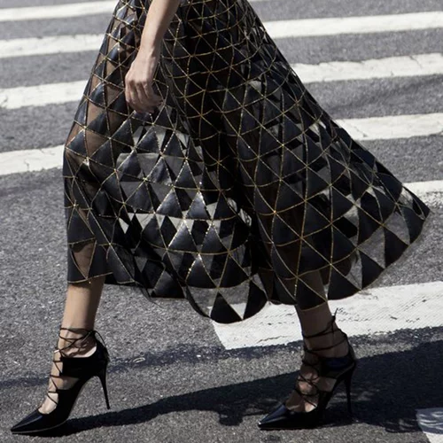 5 μαύρα ψηλοτάκουνα παπούτσια που θέλουμε τώρα!